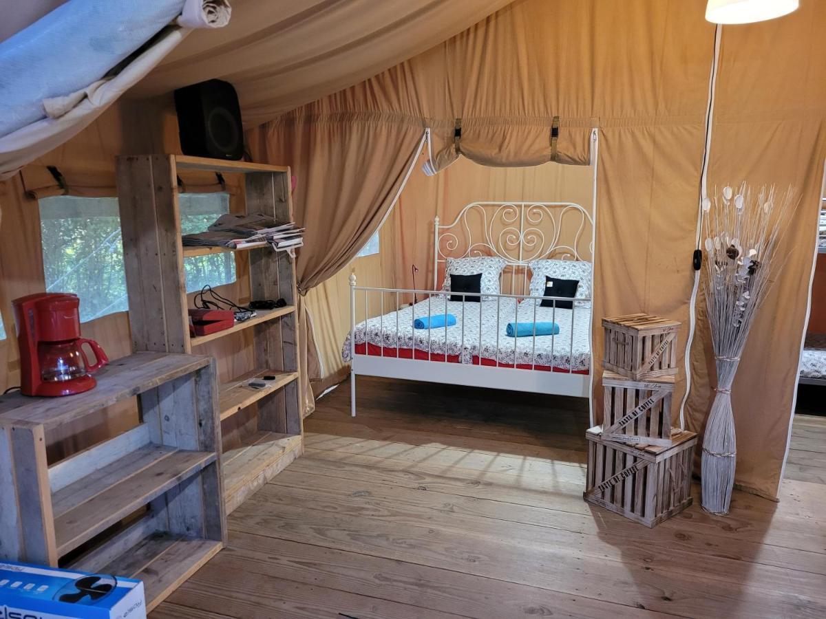 Tente Lodge Safari Saint-Martin-des-Besaces Exterior foto