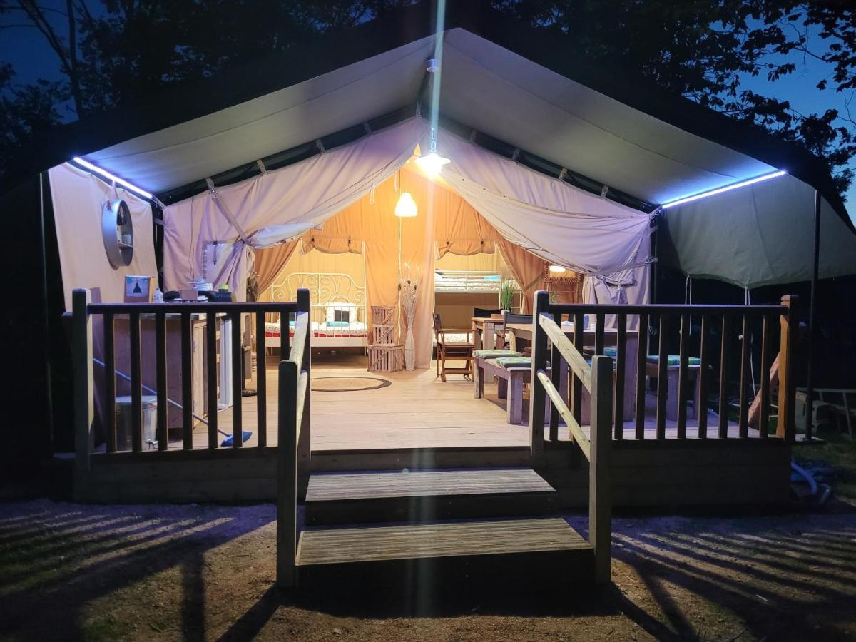 Tente Lodge Safari Saint-Martin-des-Besaces Exterior foto