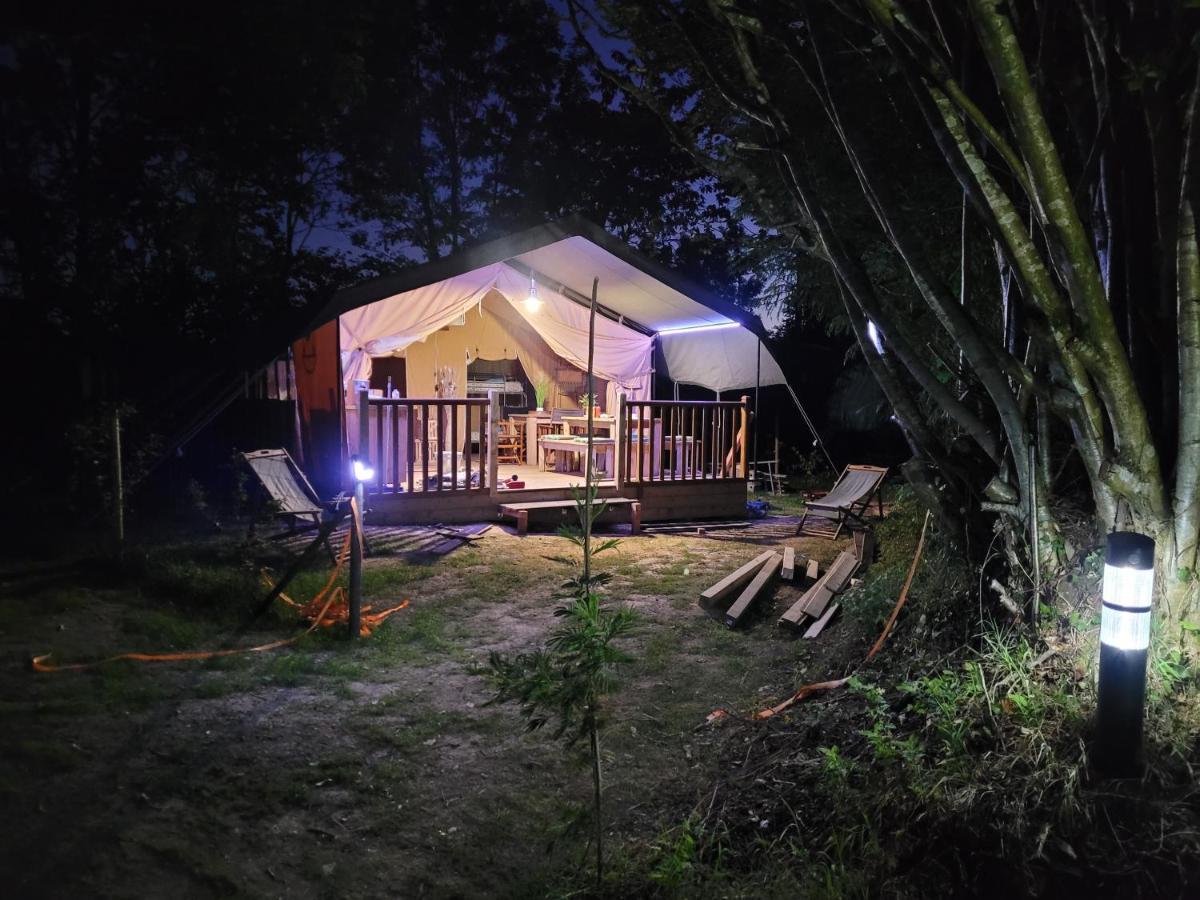 Tente Lodge Safari Saint-Martin-des-Besaces Exterior foto
