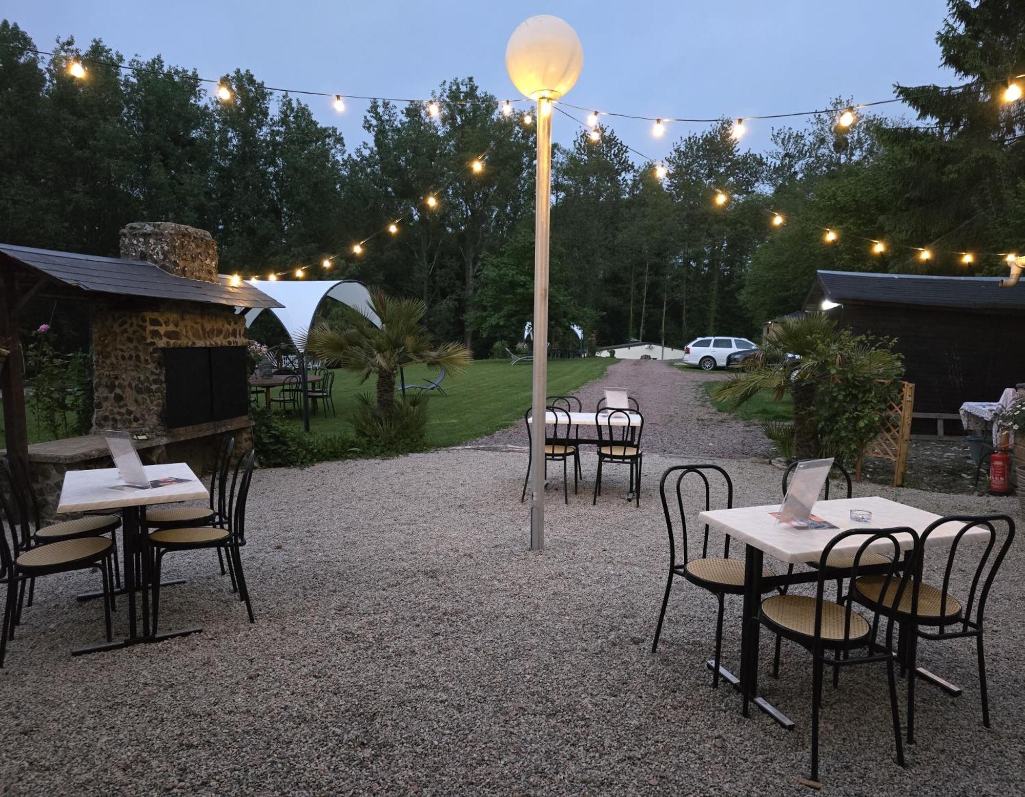 Tente Lodge Safari Saint-Martin-des-Besaces Exterior foto
